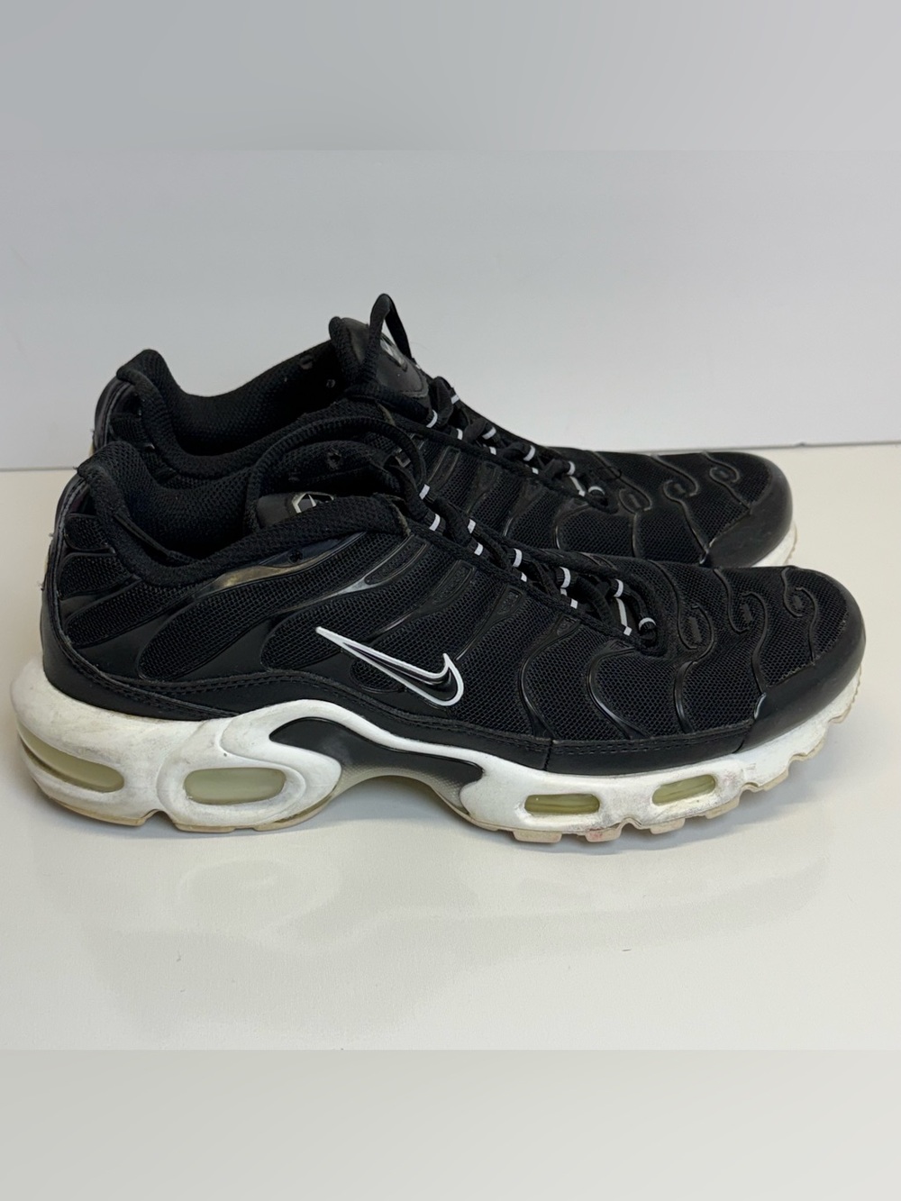 Nike Air Max Plus 8 Black White Women’s Dm2362-001 Tuned Running Shoes Sneakers